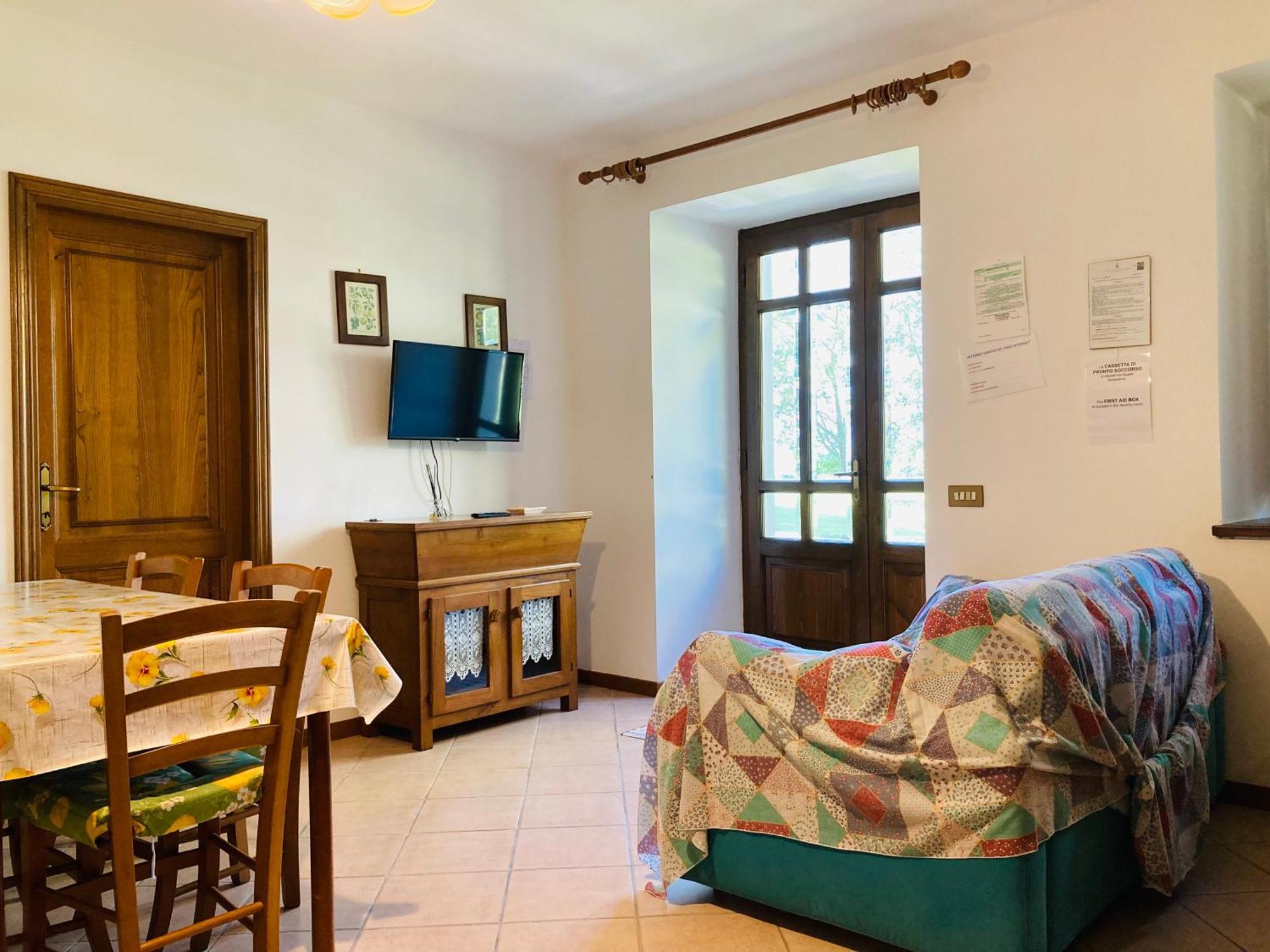 Agriturismo Poderino Кастільйоне-ді-Гарфаньяна Екстер'єр фото