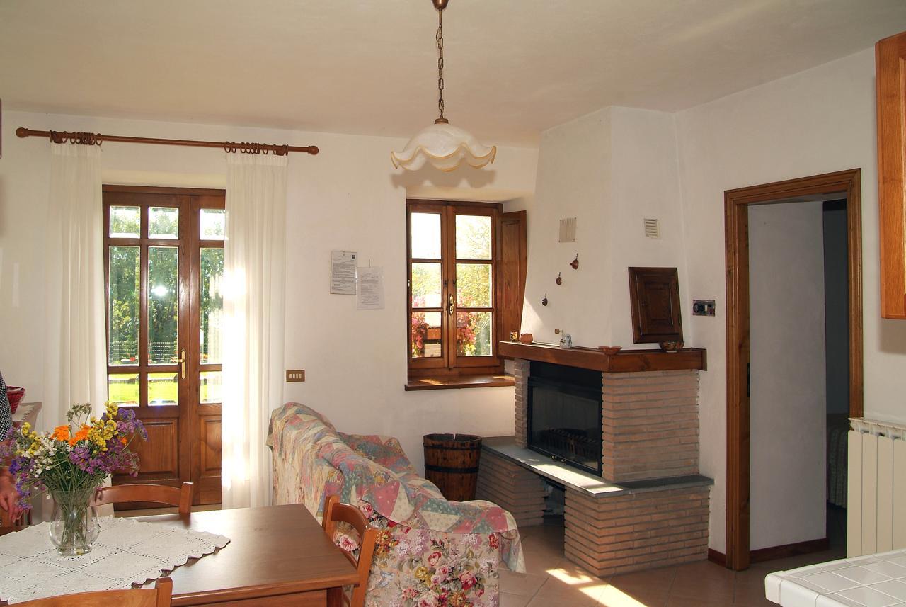 Agriturismo Poderino Кастільйоне-ді-Гарфаньяна Екстер'єр фото